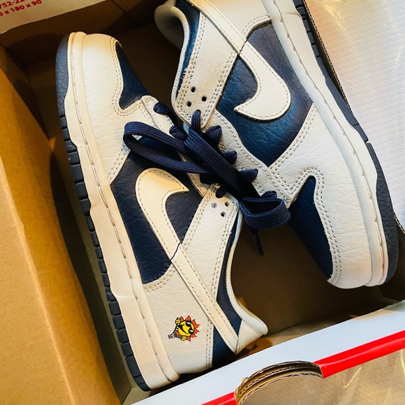 Nike Kids Navy and White Sneakers Nike dunks - Picture 2 of 2
